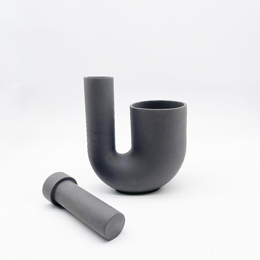 Ha’ / Tuba (M) Planter with Vase / Black