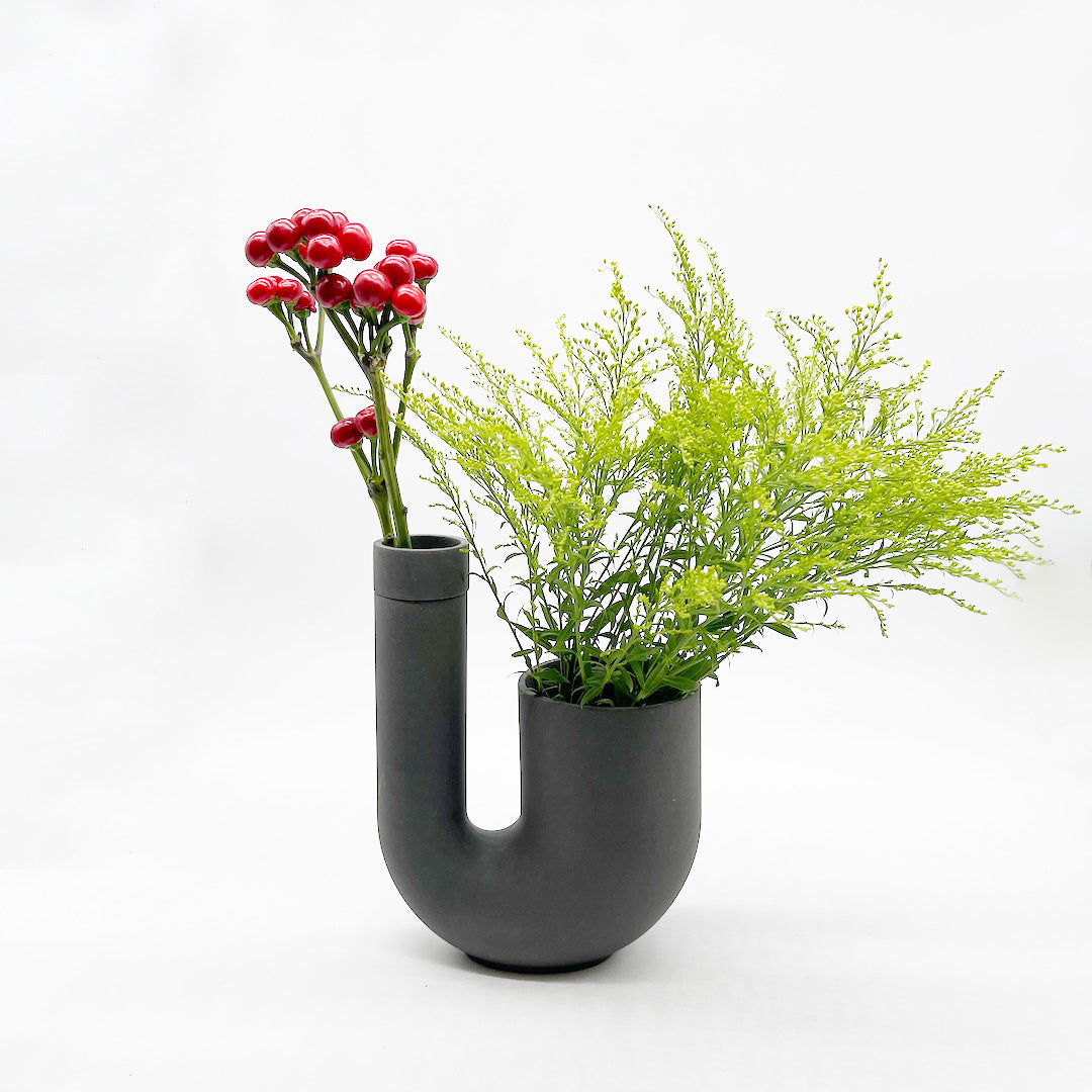 Ha’ / Tuba (M) Planter with Vase / Black